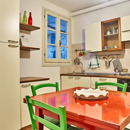 Apartment Trilocale In Centro Lucca
